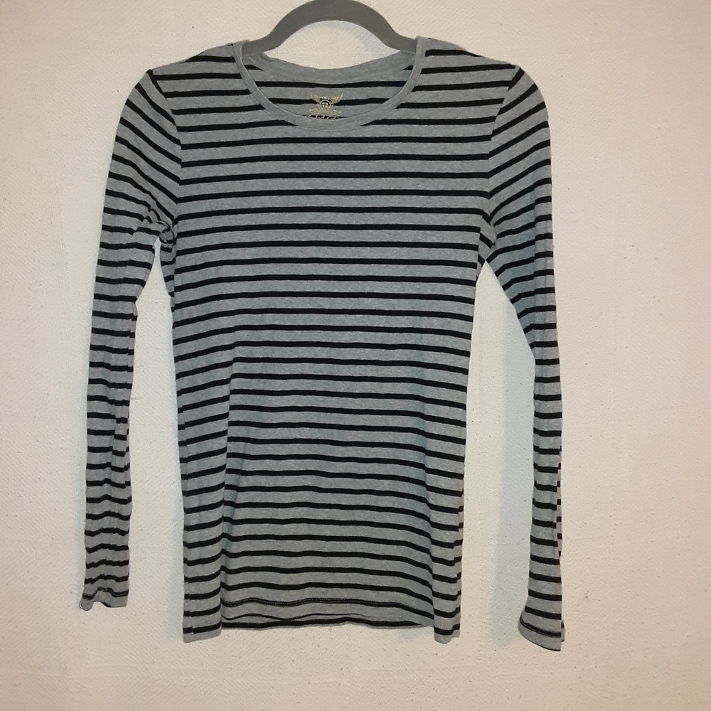 Faded Glory Long Sleeve Gray And Black T Shirt
